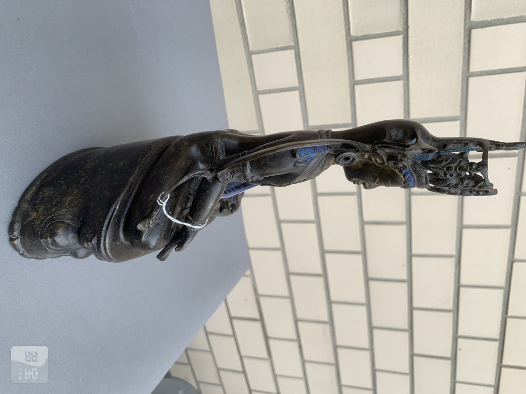 A BRONZE FIGURE OF RATNASAMBHAVA - 图9